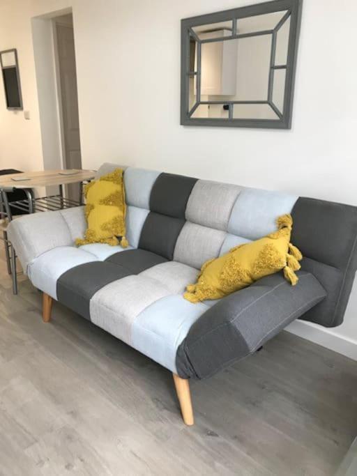 Apartment Dolly Colchester Mile End
